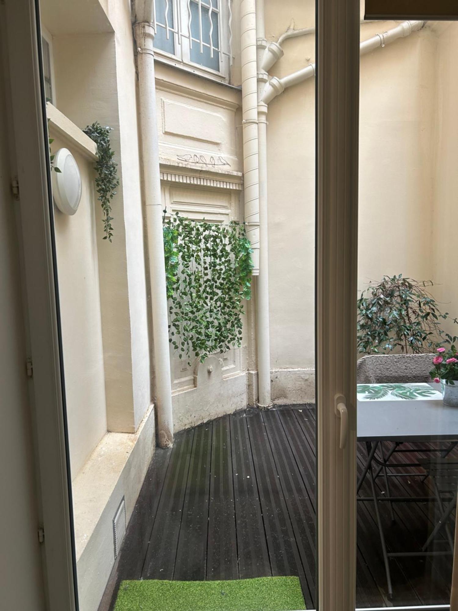 Charmant Studio Au Coeur De Paris Exterior foto