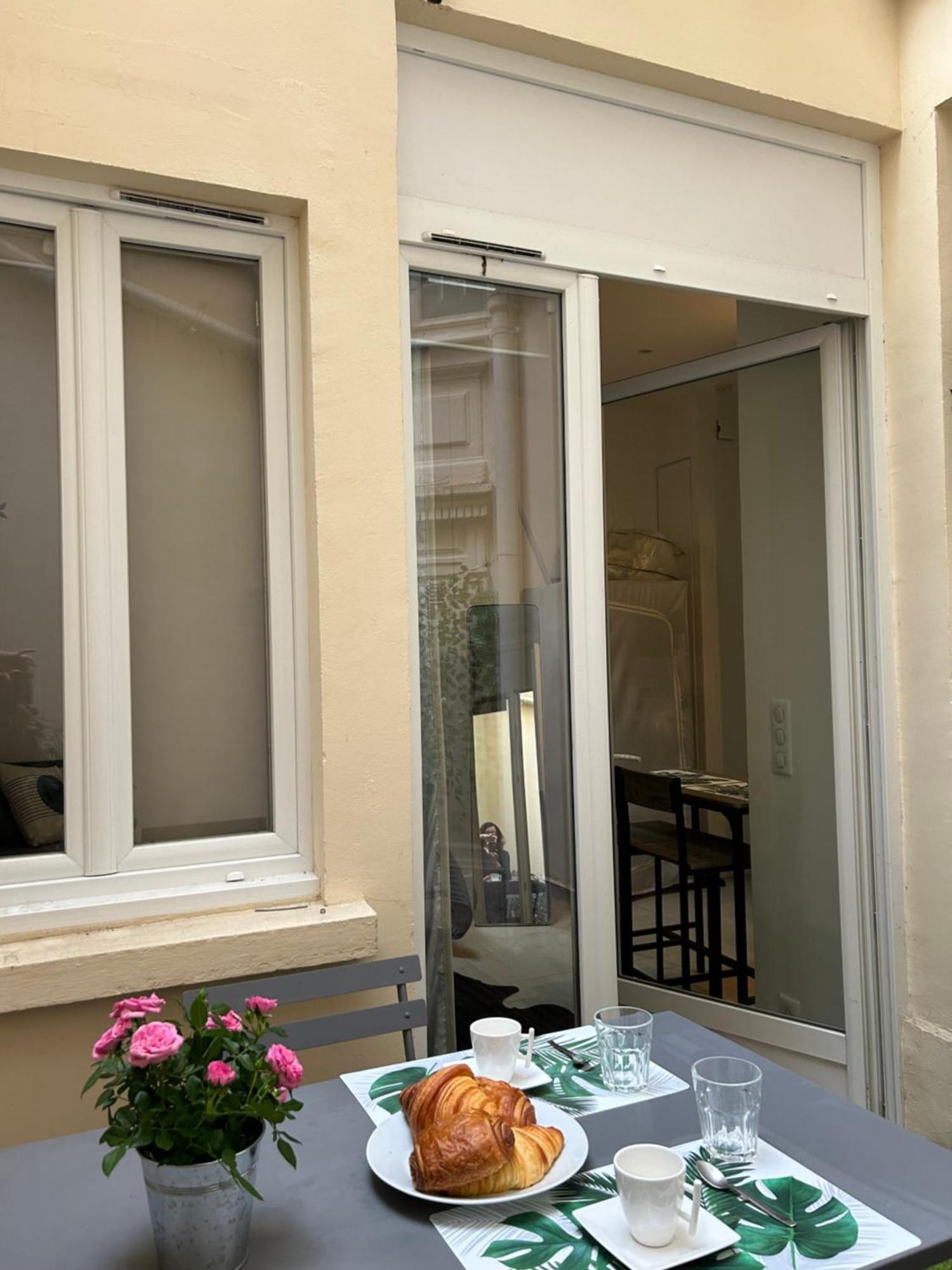 Charmant Studio Au Coeur De Paris Exterior foto